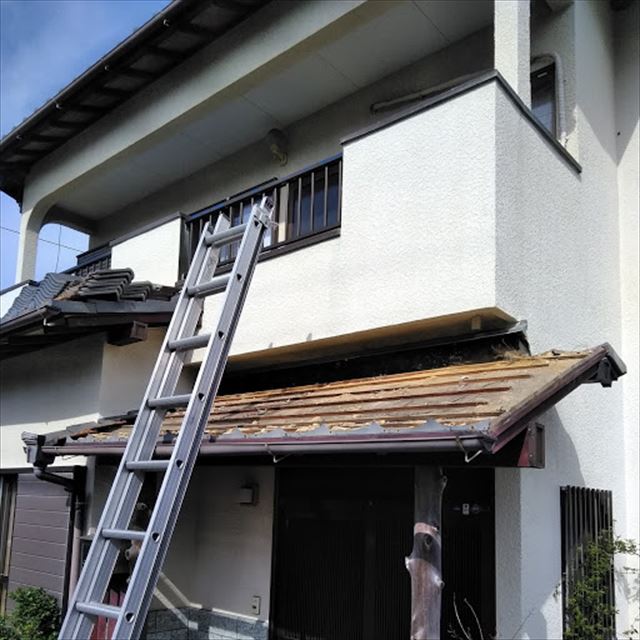 沼津市玄関屋根瓦棒撤去
