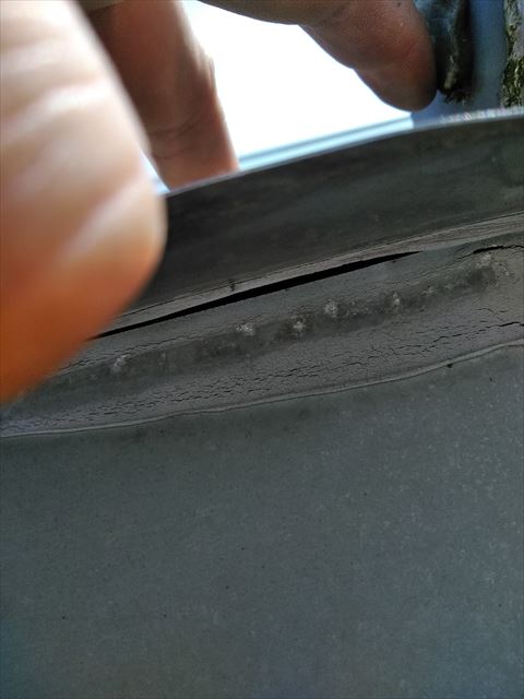 沼津市窓枠から雨漏れゴム劣化