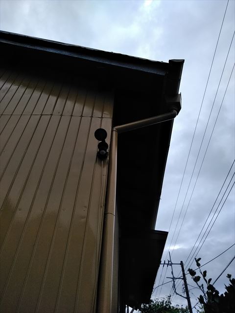 函南町　樋から水漏れ