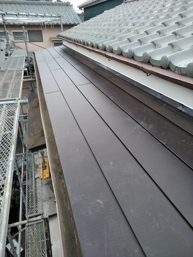 沼津市ガルバ平葺きへ