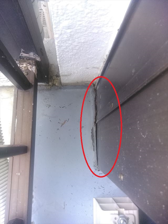 沼津市雨漏り戸袋とウレタン防水に隙間