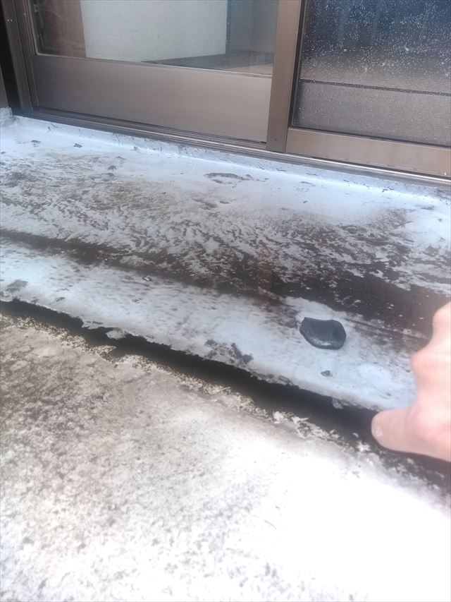沼津市雨漏りウレタン防水に隙間
