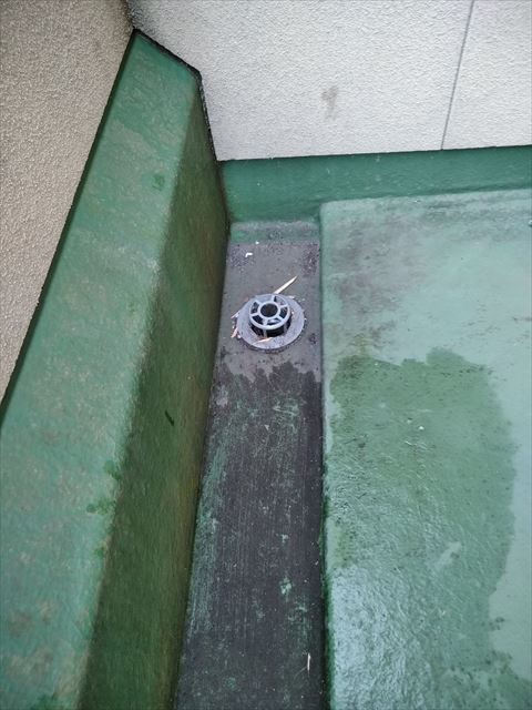 裾野市屋根塗装現地調査ベランダ排水