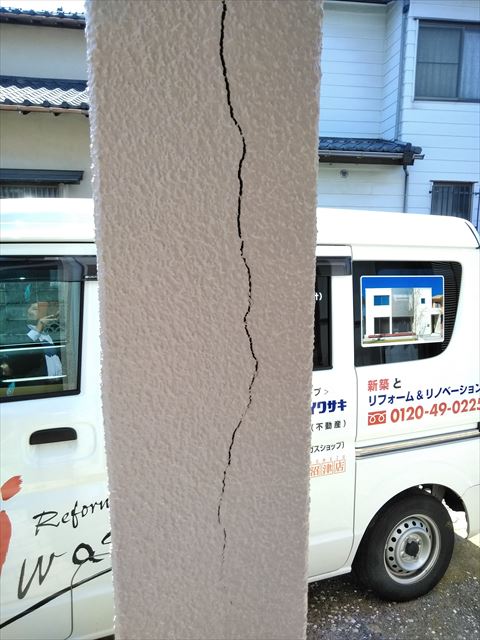 函南町玄関柱ひび