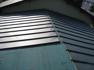 沼津市屋根葺き替え施工中