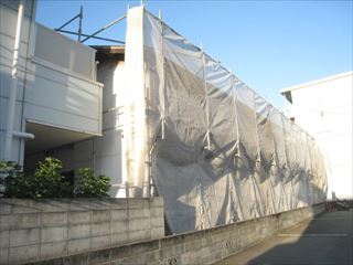 屋根工事のための足場