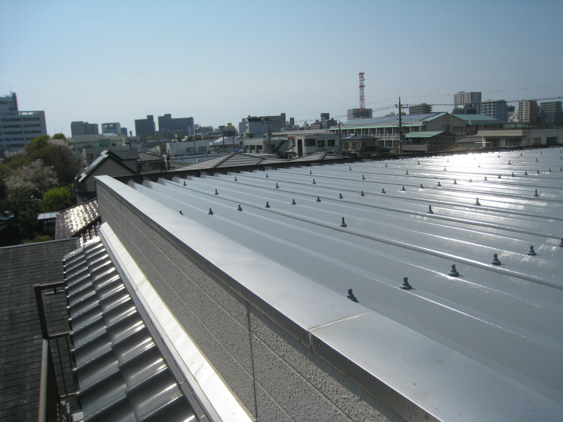 沼津市折半屋根錆止め塗装完了