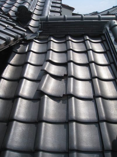 天井より雨漏り