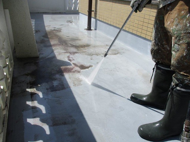 ベランダ　洗浄