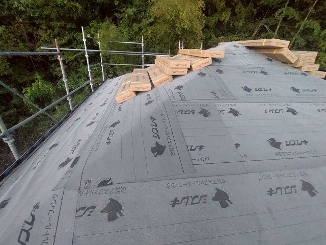 防水紙たるみがないか確認