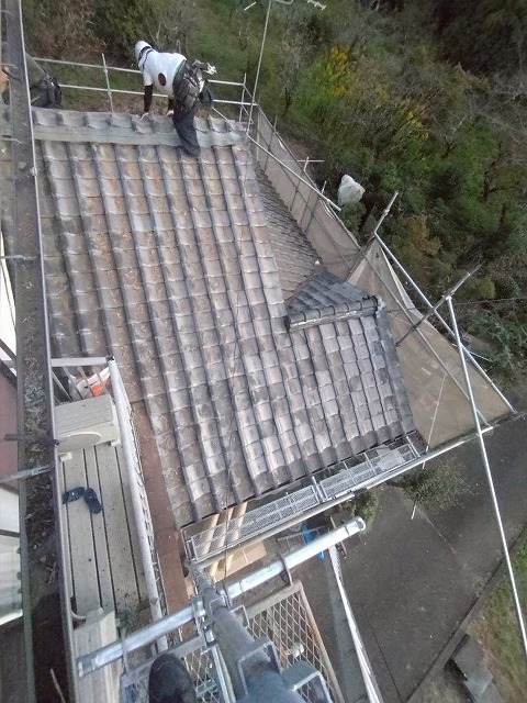 足場と飛散防止ネット