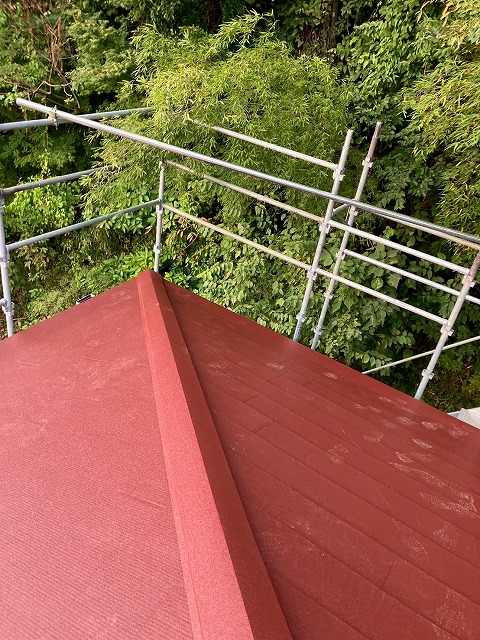 施工後　赤系屋根　ガルバリウム鋼板