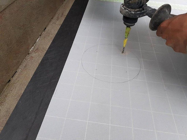 脱気筒設置作業