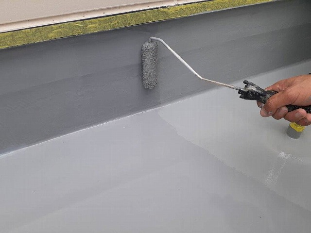 立ちあがり　防水塗料塗布　2回目