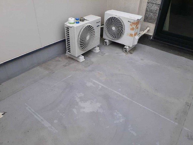 浮きがみられるベランダシート防水