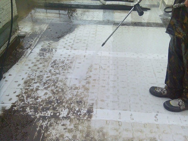 ベランダ床洗浄