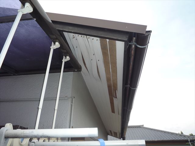 沼津市軒天ベニヤ剥がれ