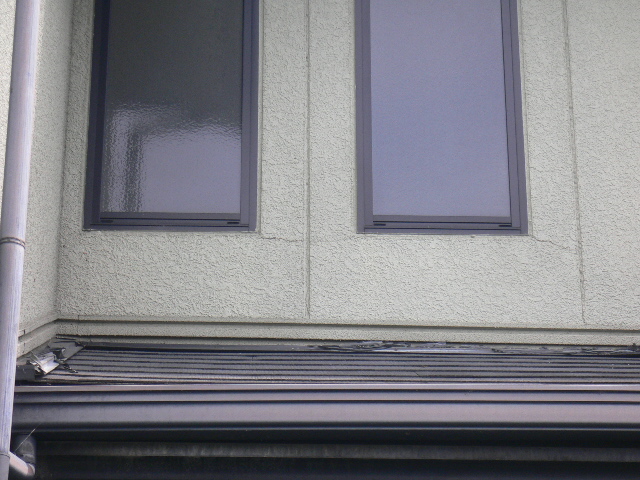 長泉町外壁　窓廻りクラック