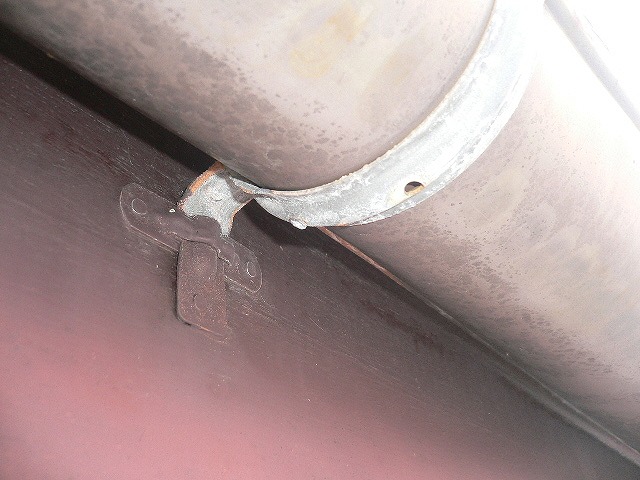 雨樋吊り金具錆び