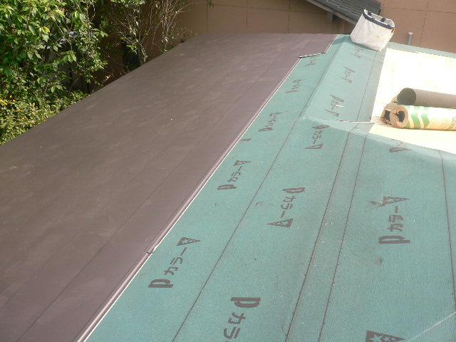 横暖ルーフ葺き