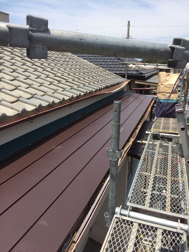 沼津市ガルバ平葺きへ