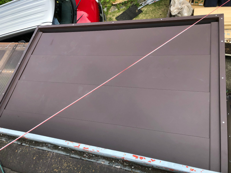 長泉町玄関ポーチ鋼板ガルバリウム葺き