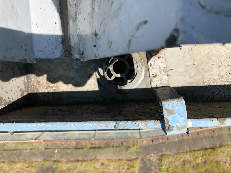 沼津市折半屋根縦樋