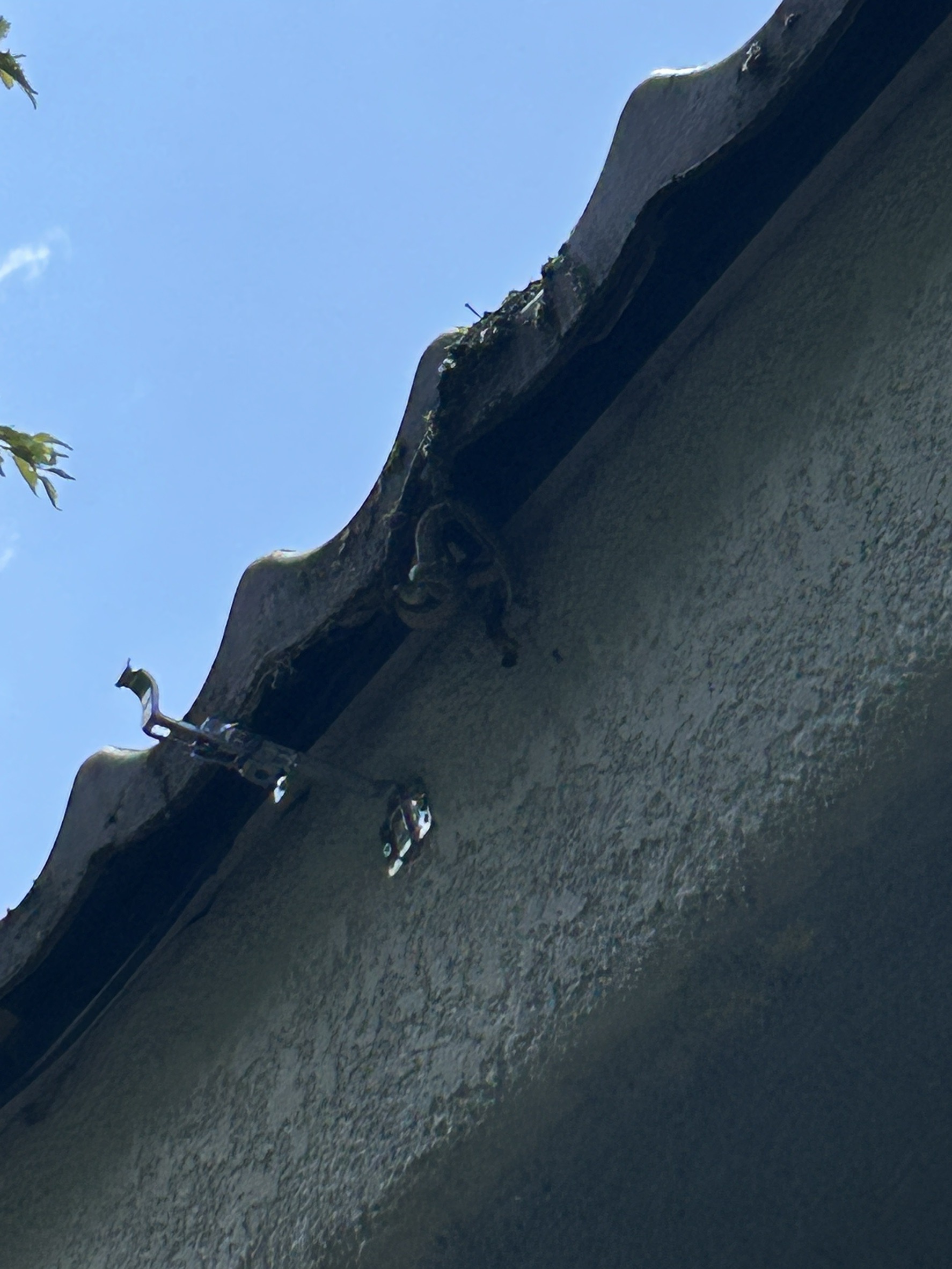 施工前の支持金具