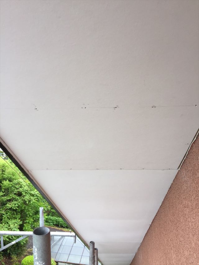 函南町別荘軒天修理