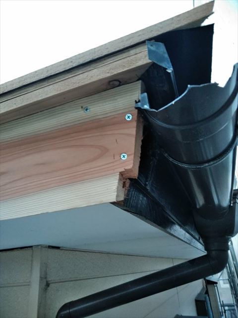 沼津市　台風による雨樋破損