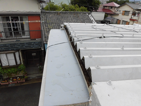 三島市雨漏り錆び穴補修