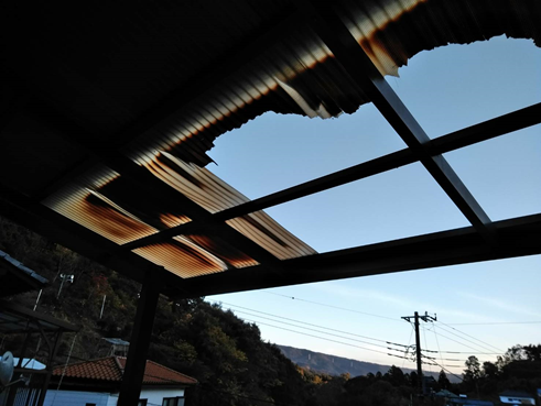 波板　強風被害