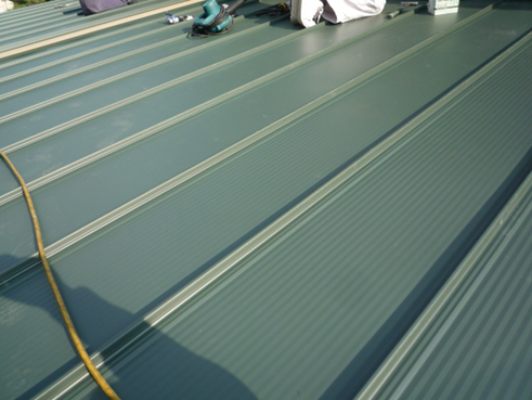 沼津ガルバリウム鋼板増築屋根