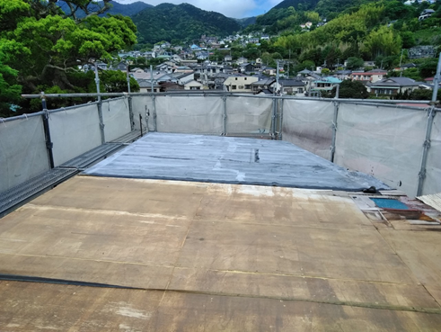 熱海陸屋根材撤去