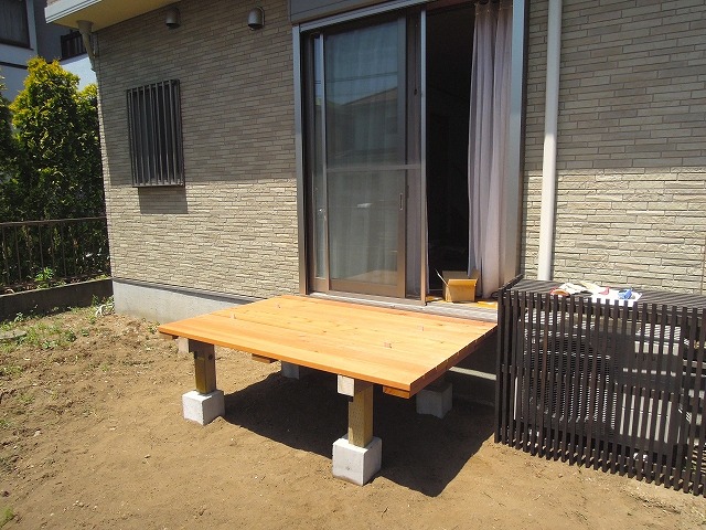 テラス屋根検討中