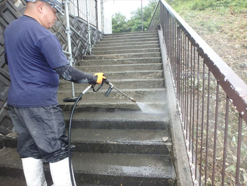 三島市鉄骨アパート塗装階段