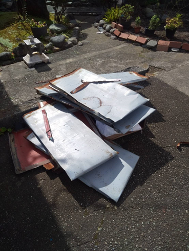 トタン屋根の撤去作業