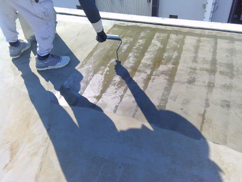 沼津市屋上雨漏り下塗り