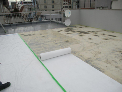 沼津市屋上雨漏り緩衝シート敷設