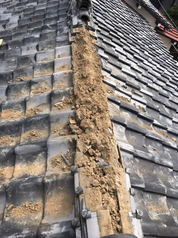 沼津市瓦屋根棟葺き直し