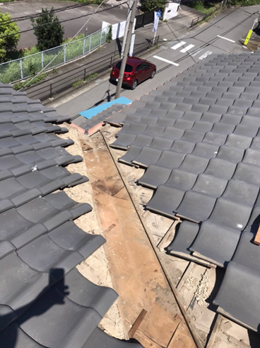 沼津市瓦屋根雨漏り谷撤去