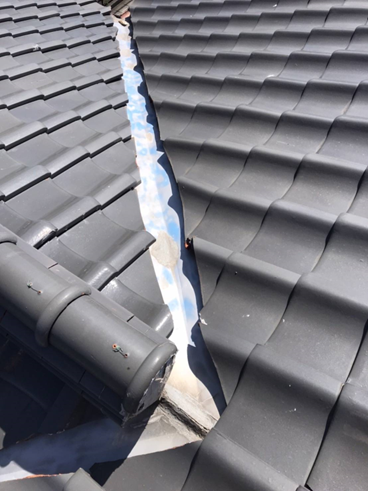 沼津市瓦屋根雨漏り谷劣化