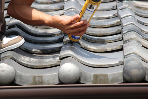 沼津市瓦ラバーロック職人