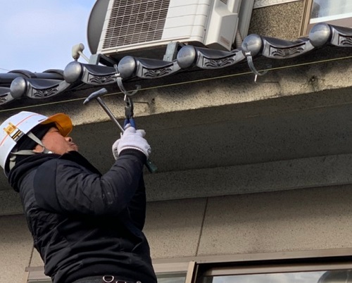 軒樋金具の設置