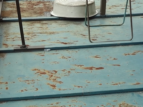 福山市バルコニー床のサビ