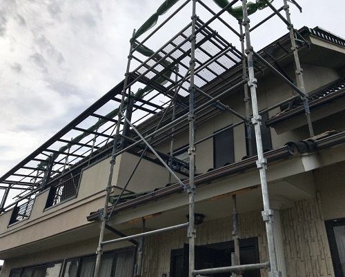 雨漏り修理足場