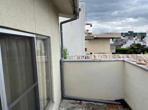 福山市ベランダ雨どい交換後