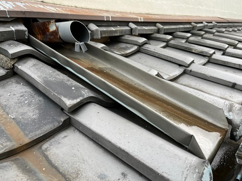 福山市ベランダ雨どい修理後排水チェック