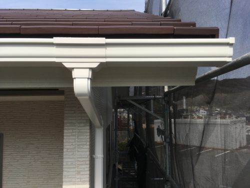 福山市の新築住宅でSEKISUI軒樋Σ90(シグマ90)と竪樋Y60Hで樋新設集水器