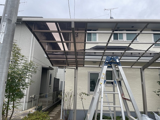 新設ポリカ屋根の施工準備と作業導線の確保